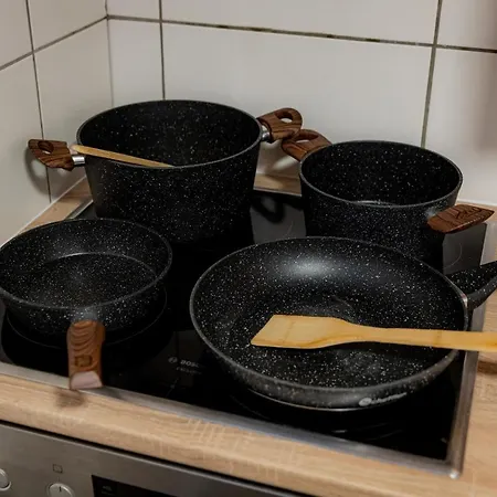 Lägenhet Yello Homes - Grosses - Am Waldrand, 15 Min Bis Nuernberg Messe, Fuer 8 Personen, 2 Wc's